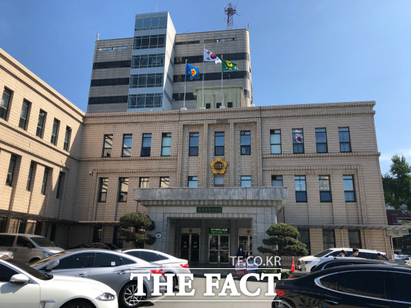 대구시의회가 지난달 30일 시민청원 조례인 ‘대구시 감사위원회 조례’와 ‘대구시 공공기관 및 기업의 사회적 책임 조례’ 제정 청원을 의결했다. 대구시의회 전경 / 박성원 기자