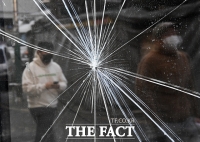 [TF포토] 깨져버린 소상공인의 꿈