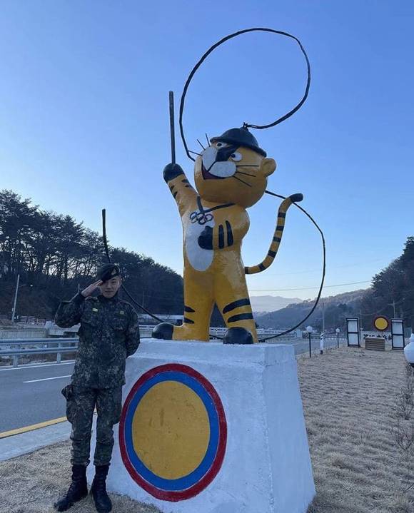 태일은 1년 7개월 동안 군 생활로 좋은 추억을 쌓았다고 털어놨다. /태일 SNS