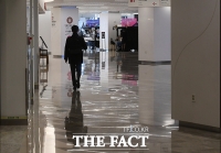 [TF포토] '한산한 대형 쇼핑몰'