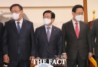  민주당, 입법 독주 '숨 고르기'…공수처장 후보 추천 등 야당과 협의