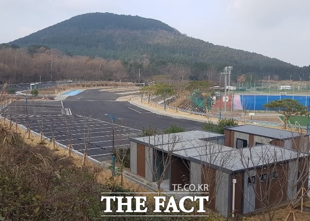 제주특별자치도는 오는 9일 승용차와 대중교통 간 환승을 유도하여 도심지 도로 상습정체 및 주차난 일부를 해소하기 위해 국제대학교 인근에 환승주차장을 조성·개장한다고 밝혔다. / 제주도 제공