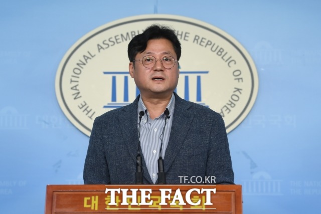 배 의원의 귀태 언급 논란으로 7년 전인 2013년 박근혜 대통령을 귀태로 표현했던 홍익표(사진) 민주당 의원까지 소환됐다. /더팩트 DB