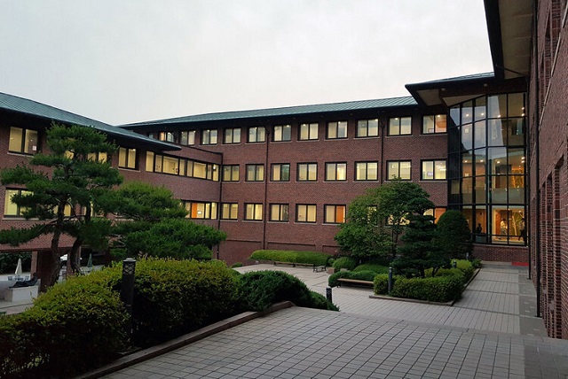 LG그룹이 코로나19 재확산에 따른 병상 부족 문제를 해결하기 위해 경기도 이천에 있는 그룹 연수원 LG인화원을 오는 10일부터 생활치료센터로 제공한다고 9일 밝혔다. /LG그룹 제공