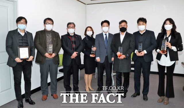 제주도는 9일 오전 제10회 제주 수출인의 날 기념 수출우수기업 및 수출유공자에 대한 포상을 진행했다고 밝혔다. / 제주도 제공