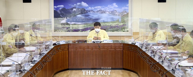 재단법인 전남미래교육재단(이사장 장석웅)이 8일 이사회를 열고 2021년에 9억 6,160만 원 규모의 장학사업을 추진키로 하는 등 내년도 장학사업 계획을 확정했다. /전남도 교육청 제공