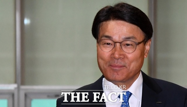 포스코 이사회는 내년 3월 임기가 만료되는 최정우 회장을 차기 최고경영자(CEO) 후보로 주주총회에 추천하는 안건을 만장일치로 의결했다고 11일 밝혔다. /더팩트 DB