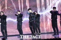 [2020 TMA] TMA에서 강렬한 무대 펼치는 강다니엘