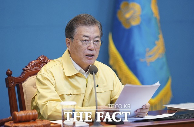 문재인 대통령이 12일 코로나19와 관련해 행정력을 동원해 총력대응하겠다고 밝혔다. /청와대 제공