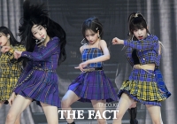 [2020 TMA] 아이즈원, '파워 넘치는 퍼포먼스'