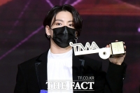 [2020 TMA] 정국, '대상 트로피 대공개!'