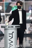 [2020 TMA] BTS 진, '트로피는 나의 것'