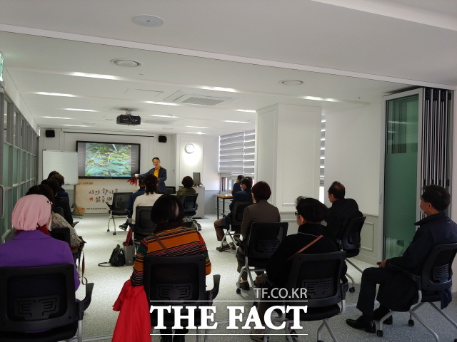 광주시 관내 도서관들의 운영 현황을 점검하고 도서관의 기능을 시민사회의 새로운 요구에 걸맞게 그 기능과 역할을 확장시키기 위한 기획특집 시리즈를 마련한다./무등도서관 제공