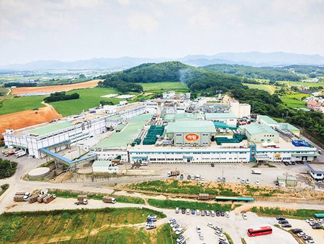 하림은 4000억 원을 투자해 전북 인산에 종합식품단지 하림푸드 콤플렉스를 세웠다. /하림 제공