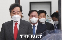 [TF포토] 회의 참석하는 이낙연-김태년