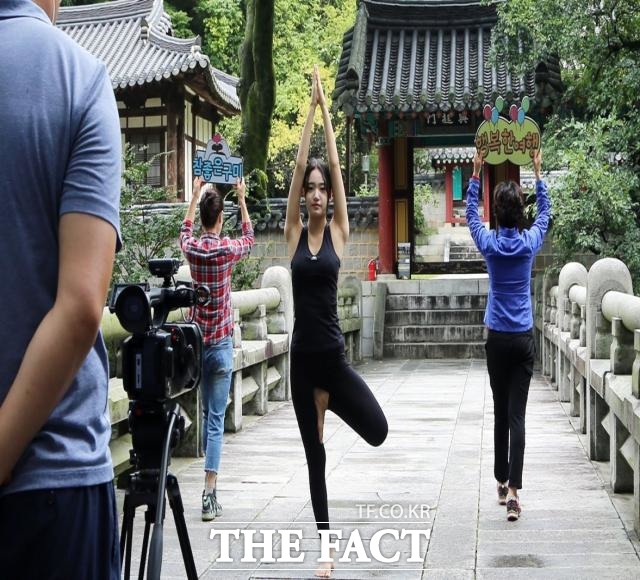 구미시는 15일부터 28일까지 구미여행 리포터 20명을 모집한다. 사진은 리포터 활동 모습/구미시 제공