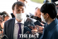  징계받은 날 윤석열 '코로나 고통 소상공인 구형 최소화'