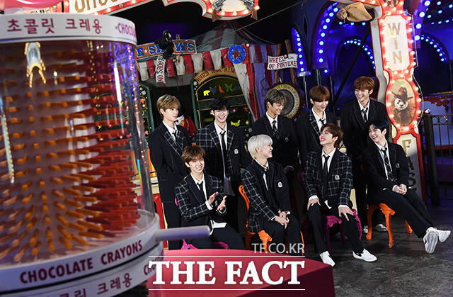 멤버들은 코로나19 때문에 직접 볼 순 없지만 팬분들이 응원해주고 있다는 것을 알고 있다. 보답하기 위해 노력하겠다고 밝혔다. /배정한 기자