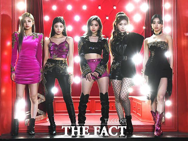 ITZY는 완성도 높은 퍼포먼스의 비결을 연습이라고 밝혔다. /배정한 기자