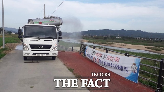 고창 흥덕면 육용오리 농장서 고병원성 조류인플루엔자(AI)확진됨에 따라 반경 10km내 가금농가 34호 181만 마리에 대해서 30일간 이동제한 조치가 내려졌다. /더팩트 DB