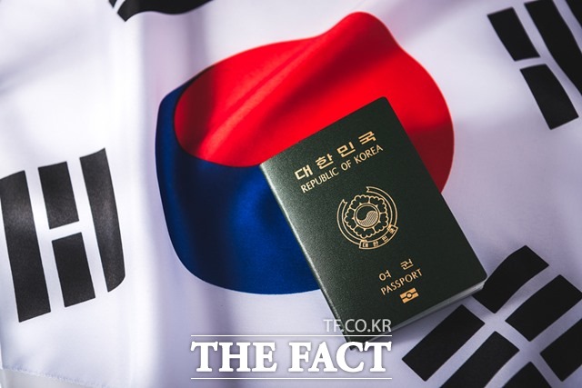 전북 군산시는 오는 21일부터 주민등록번호 뒷자리가 표기되지 않는 여권이 발급된다./(유)필통 제공