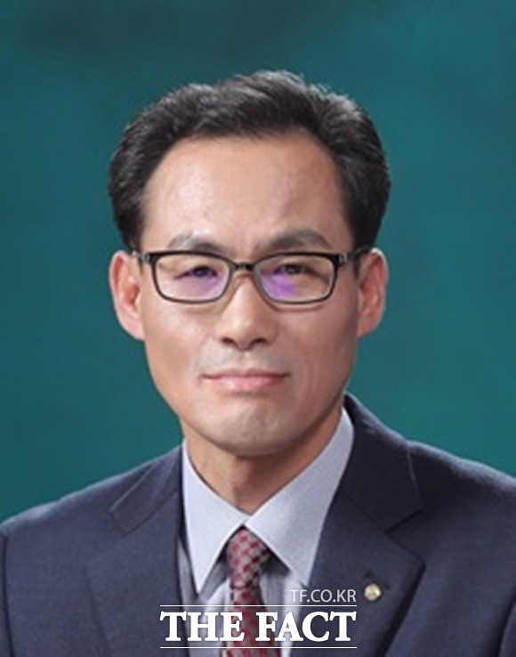 우리금융그룹은 18일 자회사대표이사후보추천위원회(자추위)를 열고 차기 우리카드 대표이사 후보에 김정기 현 우리금융지주 사업관리부문 부사장을 추천했다. /더팩트 DB