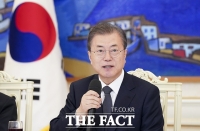  文대통령 지지율, 최저치 이후 소폭 '반등'…40%대 회복