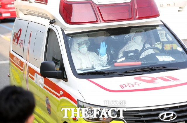 서울 병원으로 이송 중 도주한 신종 코로나바이러스감염증(코로나19) 확진자가 충북 청주에서 발견됐다. 사진은 기사 내용과 무관. /임세준 기자