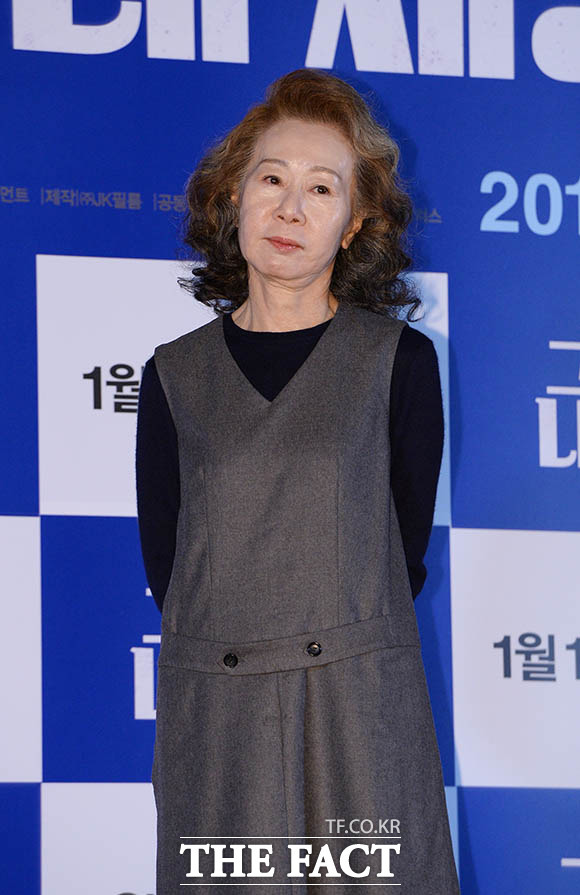 미나리의 윤여정이 LA 비평가협회 여우조연상 수상의 영예를 안았다. 그는 아카데미 시상식 후보로 거론되며 꾸준히 영화 팬들의 관심을 받고 있다. /더팩트 DB