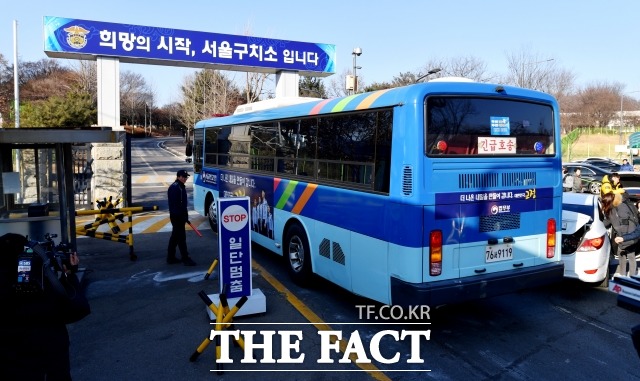 서울구치소 출소자가 신종 코로나바이러스 감염증(코로나19) 확진 판정을 받았다. 법무부는 해당 출소자와 접촉한 85명에 대해 진단검사에 나섰다. /이덕인 기자