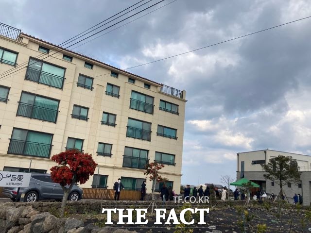 제주시 애월읍에 위치한 보듬애 노인주간보호센터 종사자 A씨가 21일 오전 1시경 코로나19 확진 판정을 받았다. / 제주도 제공