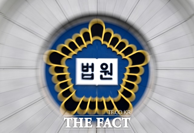 법원은 23일 오후 업무방해 등 15개 혐의로 재판에 넘겨진 정경심 동양대 교수의 선고 공판을 열고 징역 4년과 벌금 5억 원을 선고했다. /이새롬 기자