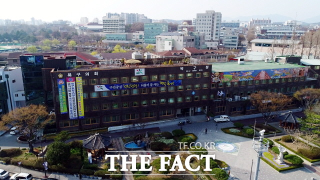 전국 코로나19 신규 확진자가 하루 천명 이상 발생하는 가운데 광주 북구에서도 하루 20여명의 확진자가 속출하자 문인 북구청장은 23일 지역주민에게 방역수칙을 당부하는 호소문을 발표했다. / 광주 북구 제공