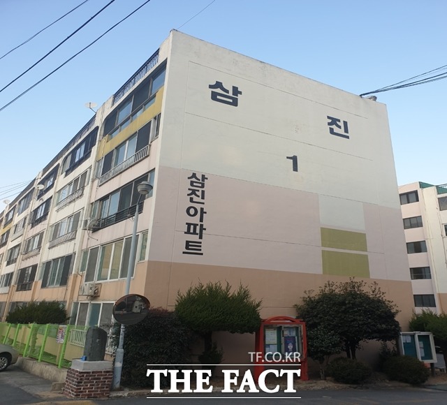 창원 의창구 동읍에 위치한 삼진아파트의 매매 실거래가는 한국감정원 평가 기준 5000만~5700만원 수준이다. /창원=강보금 기자