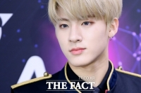  더보이즈 에릭, 볼링장서 마스크 미착용 사과 