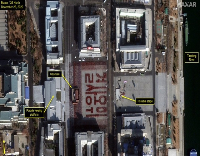 북한전문매체 38노스는 26일(현지시간) 김일성광장에서 결사옹위 글자가 포착됐다고 밝혔다. /출처=38노스