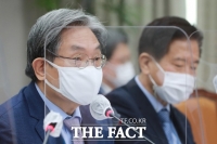  [속보] 노영민 '내년 2월 코로나19 백신 접종 시작'