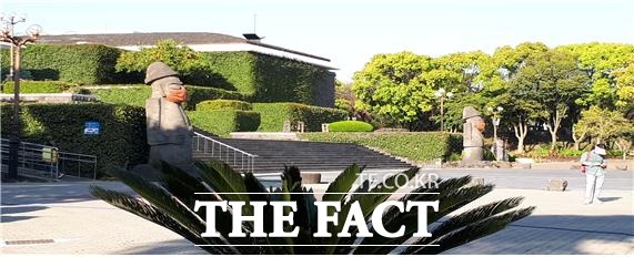 제주도민속자연사박물관은 도내에서 활동하고 있는 문화예술 활동가에게 작품 전시 기회를 제공하기 위해 ‘2021년 박물관 속 갤러리 대관 신청’과 관련하여 29일부터 선착순 신청을 받고 있다. / 자연사박물관 제공