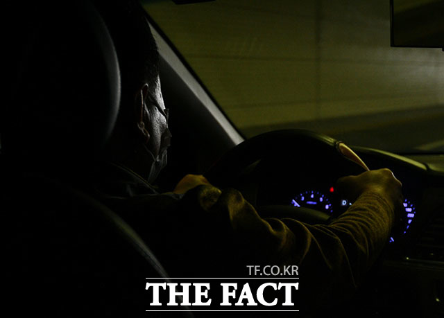 경기 안성경찰서는 28일 마스크를 쓰도록 요구한 택시 운전기사를 폭행한 혐의(특가법상 운전자 폭행 등)로 50대 남성 A씨에 대해 구속영장을 신청했다. /이동률 기자