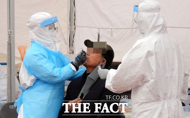 포항지역 코로나19 확진자가 연일 이어지는 가운데 28일에도 4명의 추가 확진자가 발생해 지역 확진자 총수는 220명이다./포항=김달년 기자