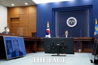  文대통령, 모더나와 코로나 백신 2000만 명분 공급 합의