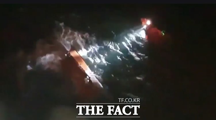 31일 오전 10시 30분께 제주항 3부두 인근 해상에서 시신 1구가 발견됐다. /제주해경 제공