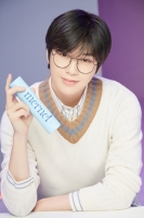  강다니엘, 새해부터 신규 뷰티 브랜드 모델로 활약