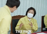  추미애, 구치소 코로나19 확산에 