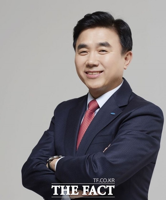 전영묵 삼성생명 사장이 4일 오전 생방송으로 진행된 온라인 시무식에서 2030 비전 달성을 위한 5가지 길을 제안했다. /삼성생명 제공