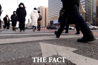 [TF사진관] '한파도 막을 수 없는 힘찬 새해 첫 출근길'