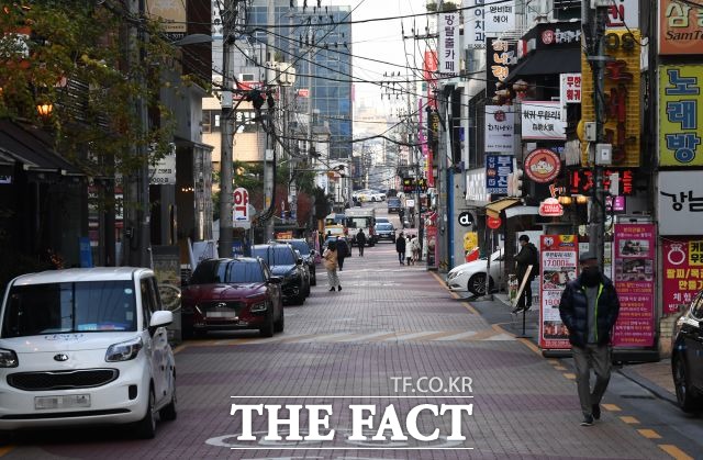 서울시는 사회적거리두기 2.5단계 시행 연장으로 업종별 형평성 문제가 제기된 것과 관련해 합리적인 방안을 마련 중에 있다고 밝혔다. /배정한 기자