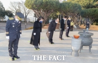  광양시의회, 현충탑 참배 뒤 단체 식사 방역수칙 위반 시비