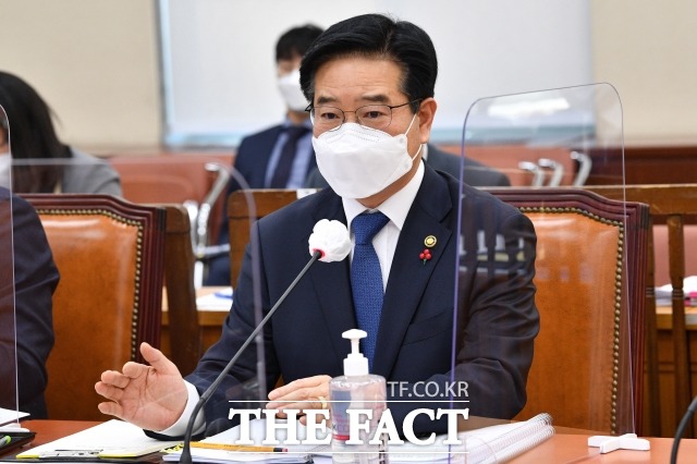 김창룡 경찰청장이 7일 오전 서울 여의도 국회 행정안전위원회에서 열린 긴급현안질의에 출석해 정인이 사건과 관련한 질의에 답변하고 있다. /국회=남윤호 기자