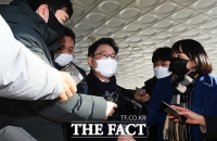 [TF사진관] '본격적인 인사청문회 준비'...사무실로 출근하는 박범계